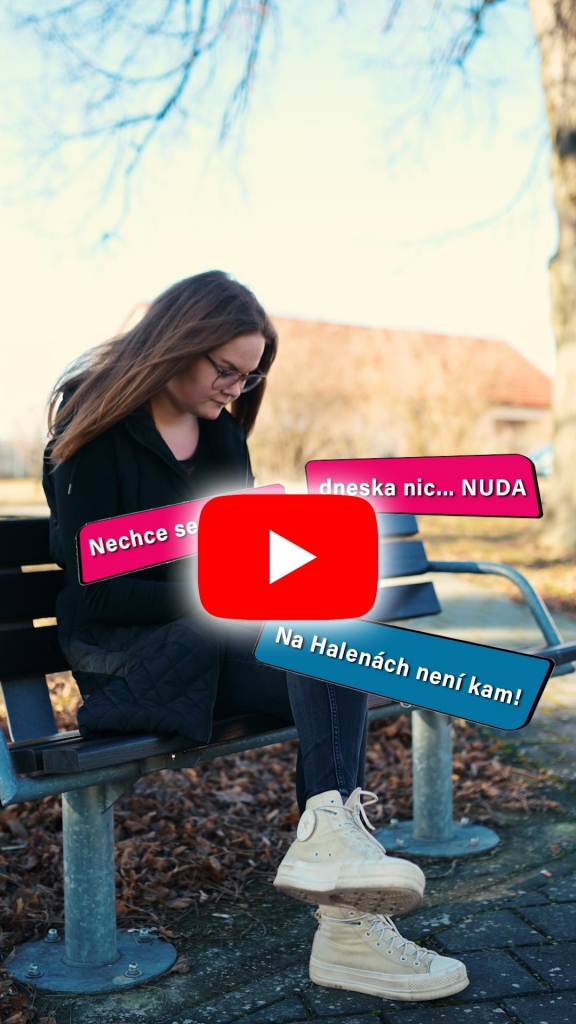 Přehrát video